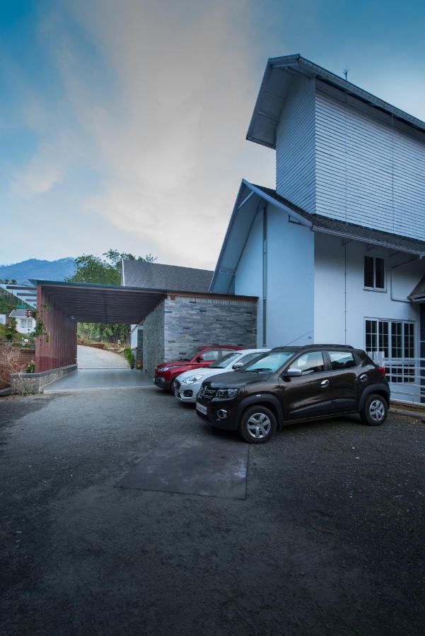 Trivers Resort Мунар Екстериор снимка