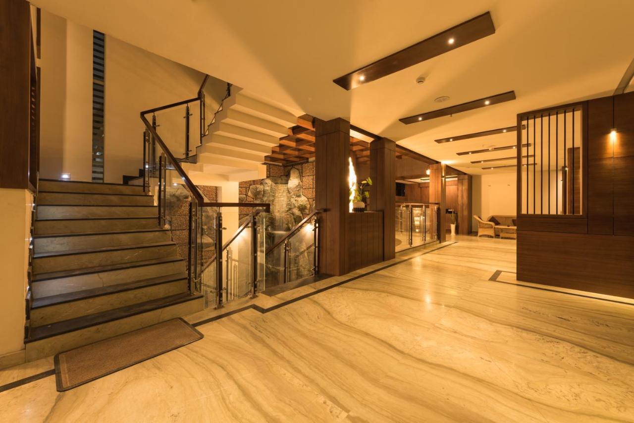 Trivers Resort Мунар Екстериор снимка