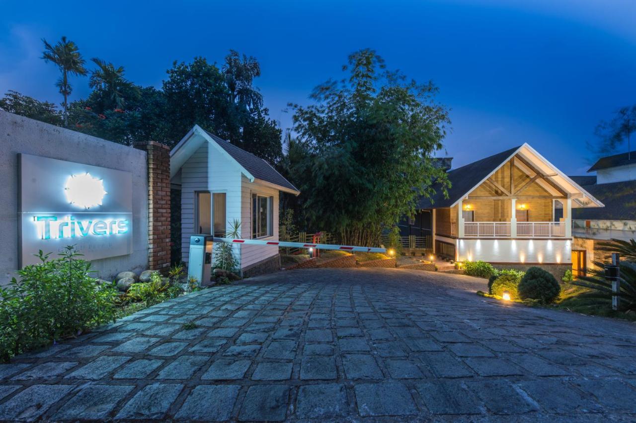 Trivers Resort Мунар Екстериор снимка