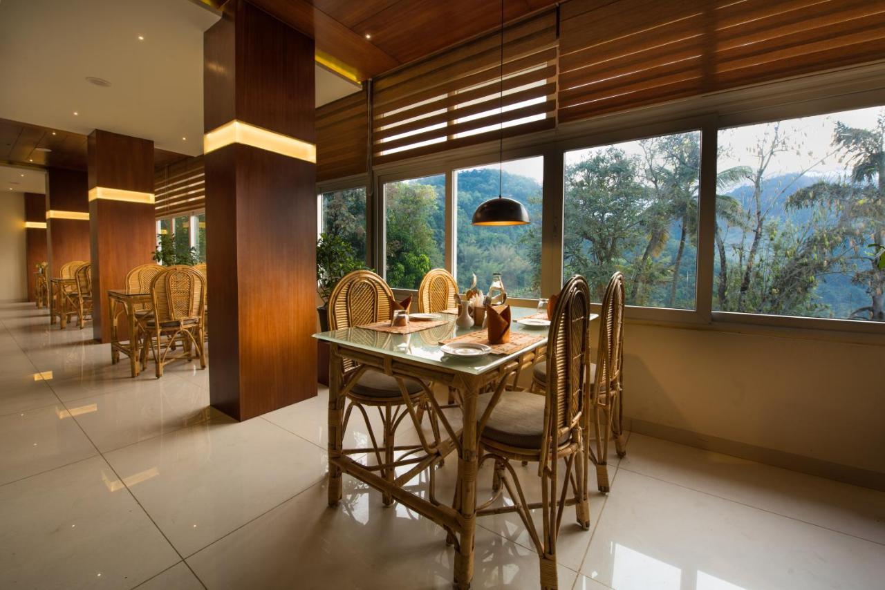 Trivers Resort Мунар Екстериор снимка