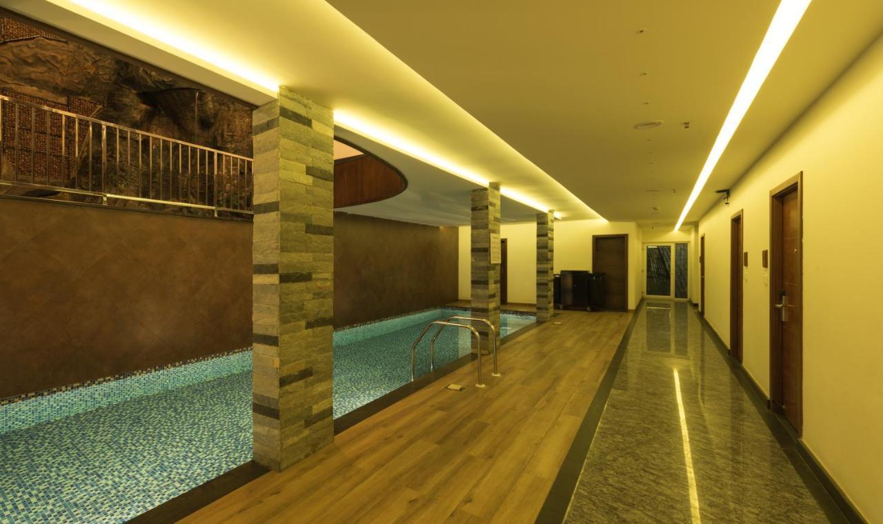 Trivers Resort Мунар Екстериор снимка