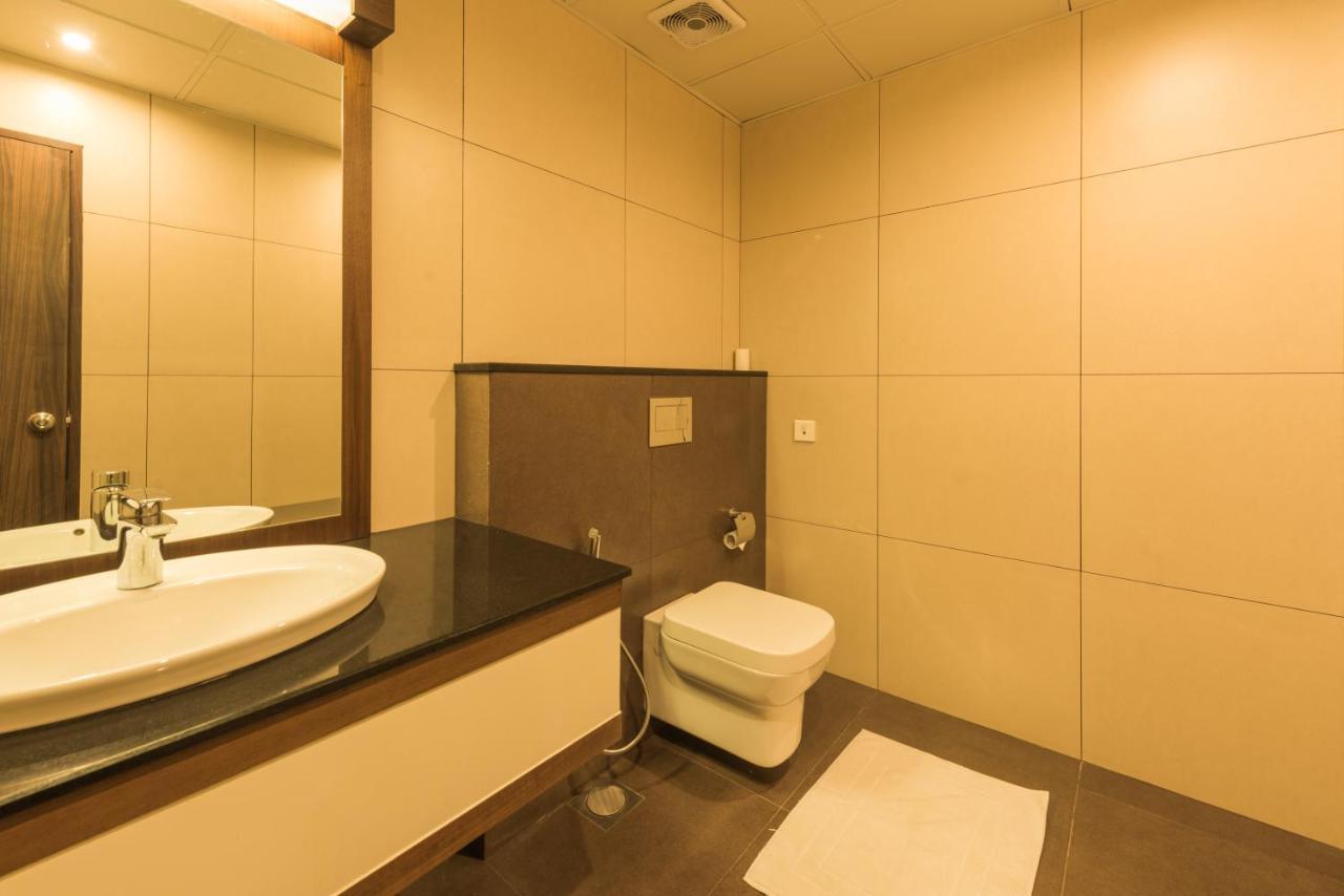 Trivers Resort Мунар Екстериор снимка