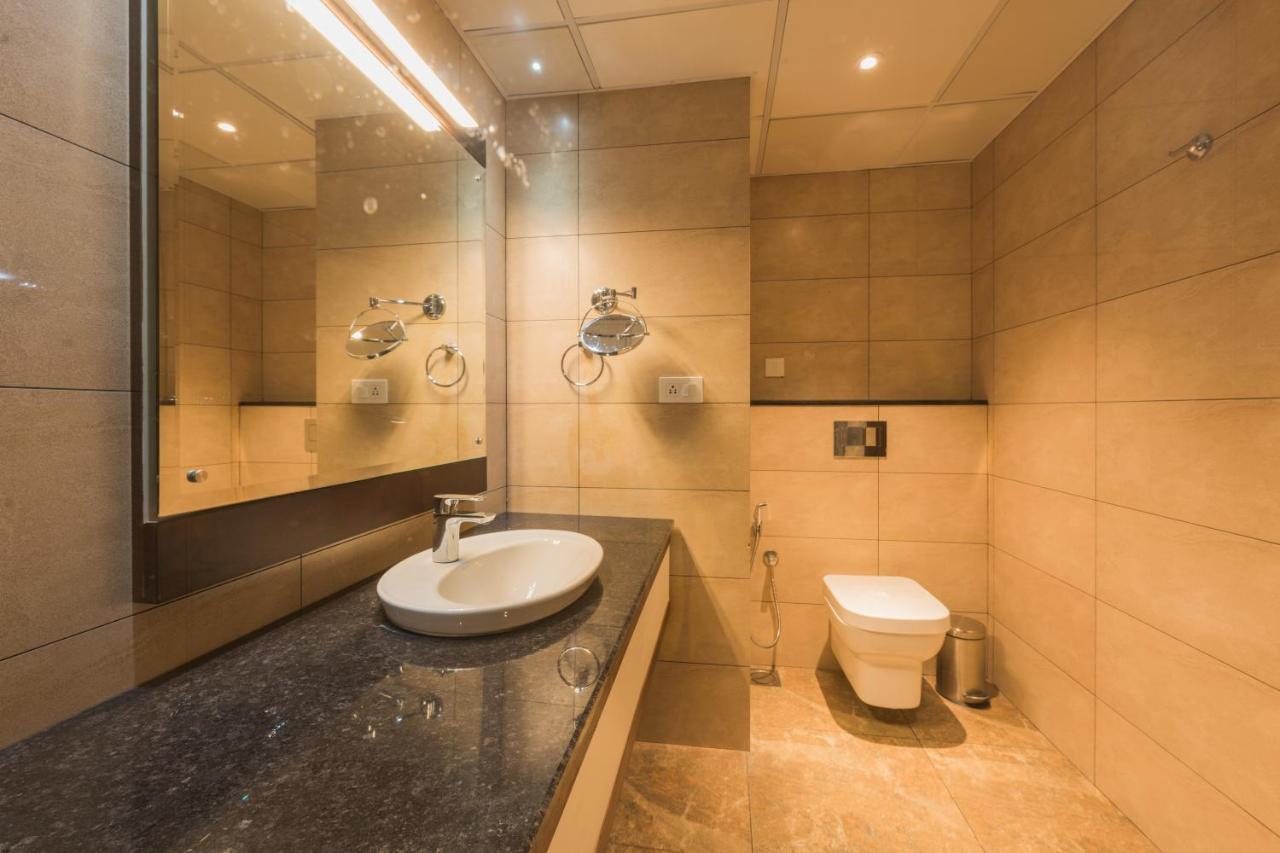 Trivers Resort Мунар Екстериор снимка