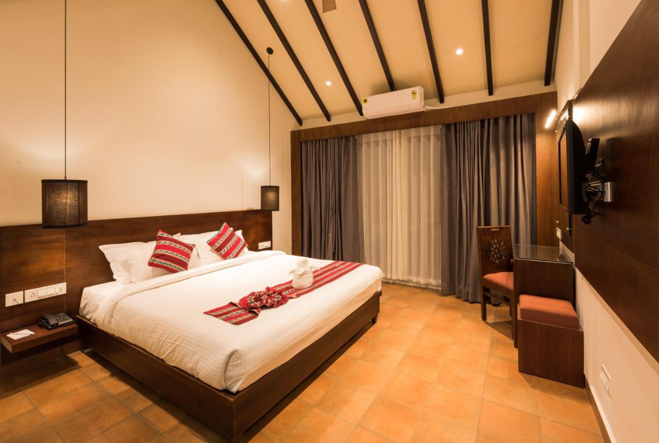 Trivers Resort Мунар Екстериор снимка
