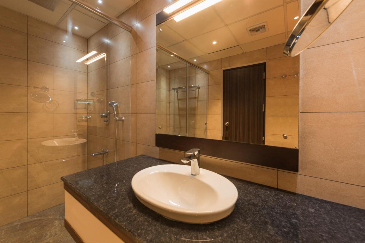 Trivers Resort Мунар Екстериор снимка