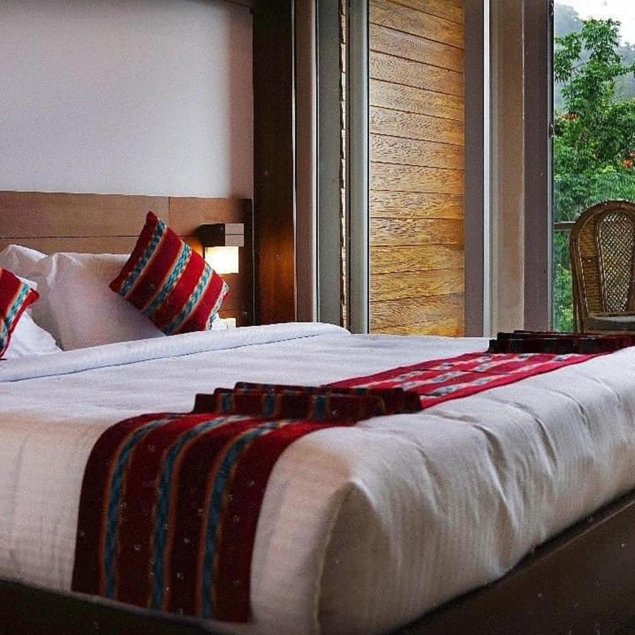Trivers Resort Мунар Екстериор снимка